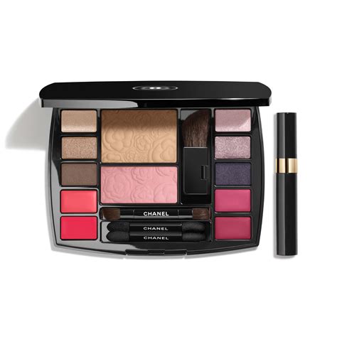 chanel holiday travel set makeup|Chanel travel makeup palette.